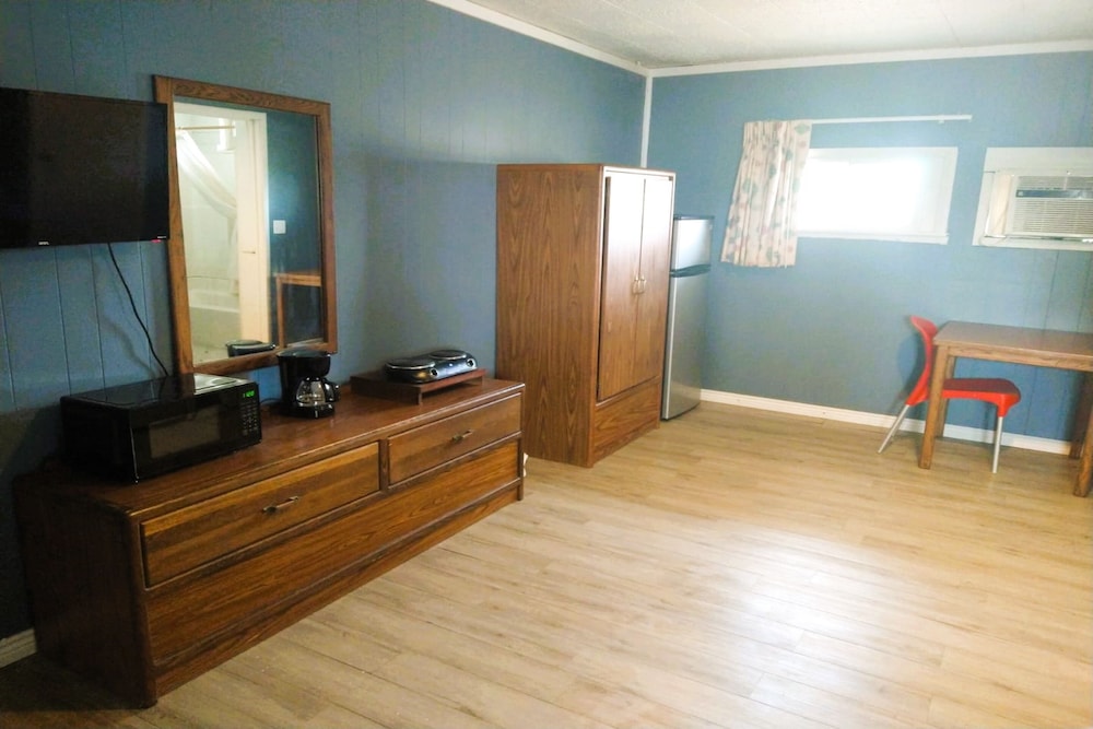 Love Hotels Desert Inn  RV by OYO at Boysen Wind River WY - Property Image 7