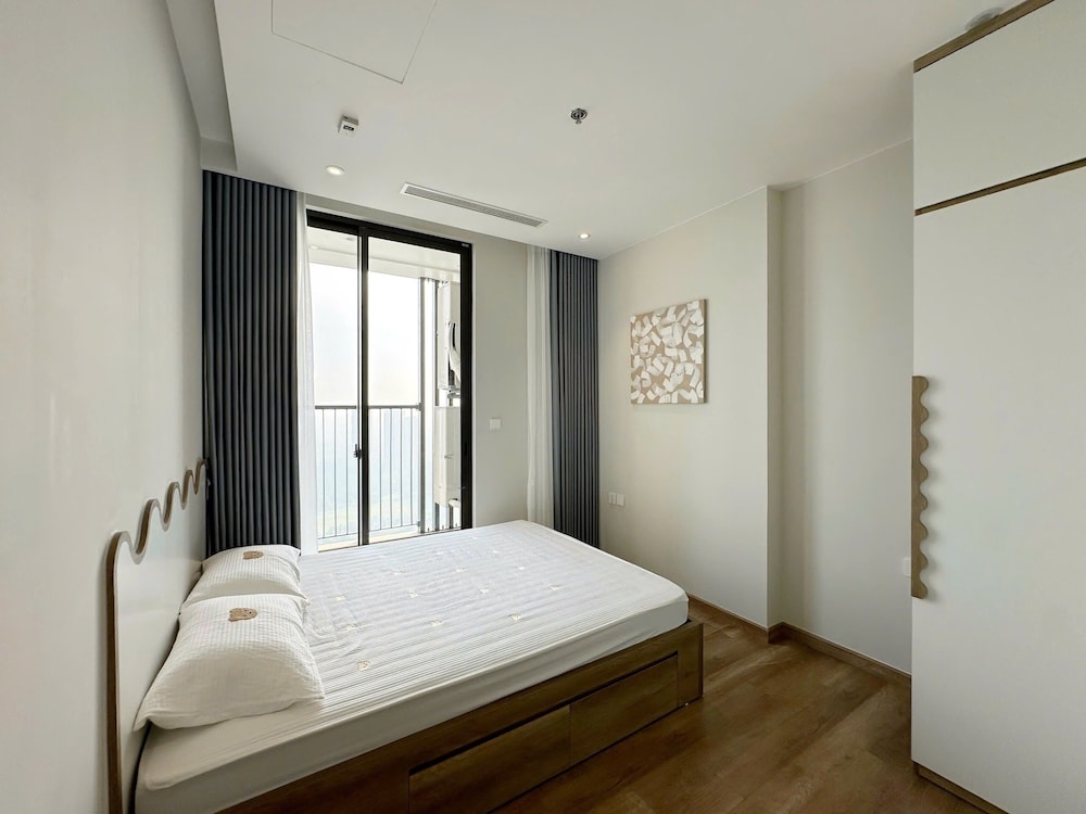 Sakura Homestay - Landmark Ecopark