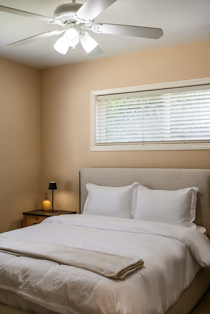 Private Room With Shared Bathroom