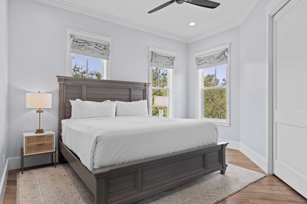 4BR Coastal Retreat w/ Pool, Patio & Games Lagniappe at Blue Mountain