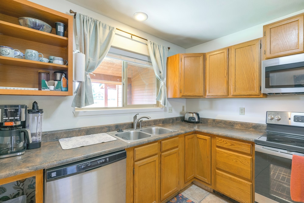 5 Mi to Hot Springs: Pagosa Springs Condo