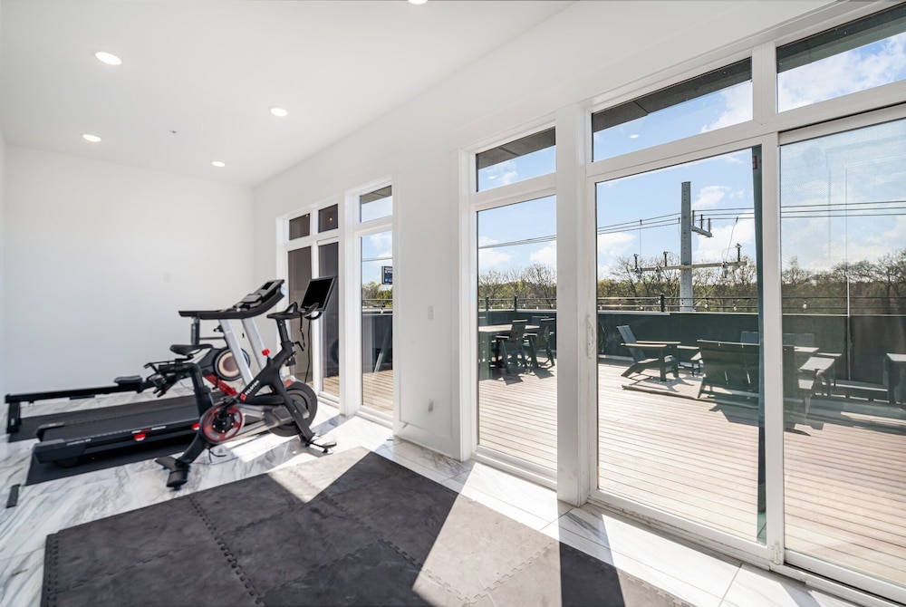 Gallatin Retreat-private Balcony-in East Nashville