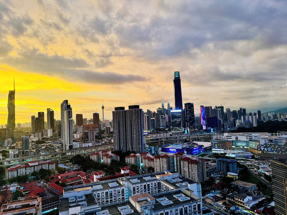 Velocity Suites KL by Rit