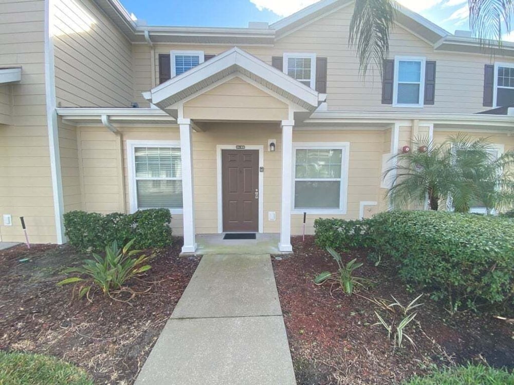 Family Retreat 3 Miles To Disney & Attractions 3 Bedroom Townhouse