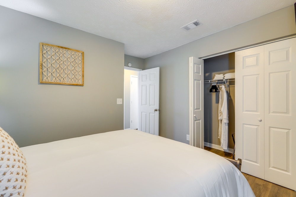 Decatur Vacation Rental w/ Fenced Yard!