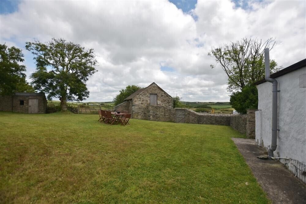 Panteurig Farmhouse