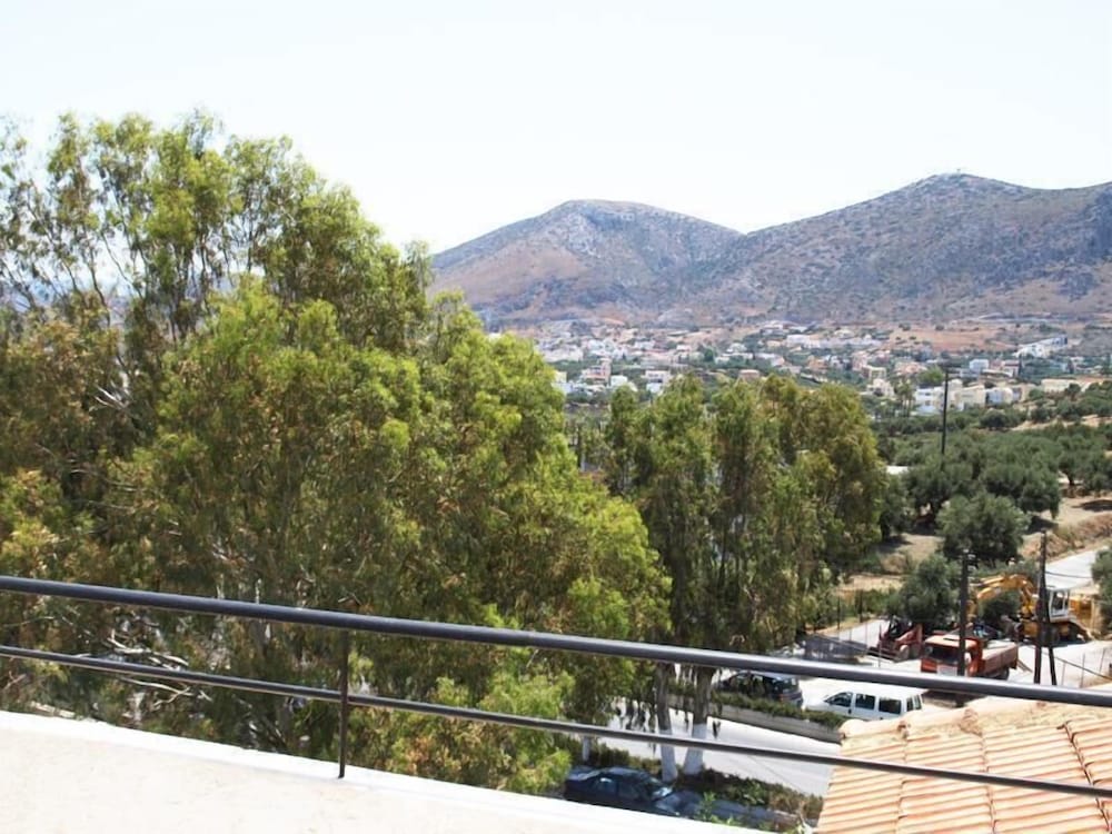 Haris Apartments