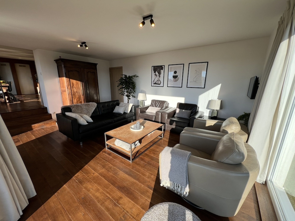 Spacious Villa With Sauna