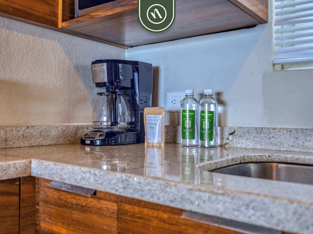 Oceanview 4 BR Condo - Pool - Beach - Terrace