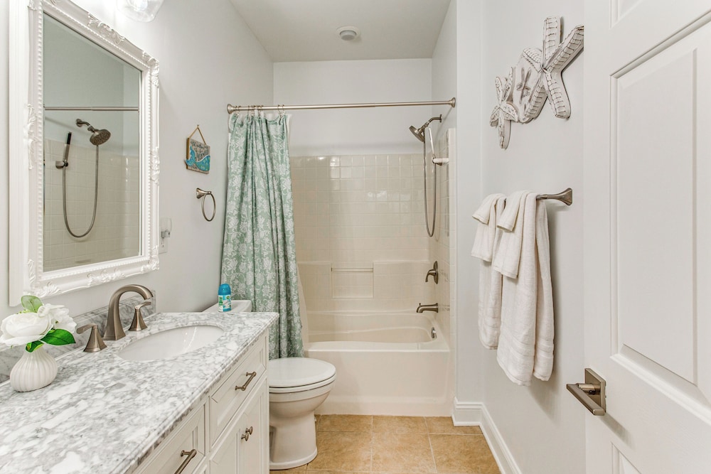 3 Mi to Myrtle Beach: Condo w/ Pool Access