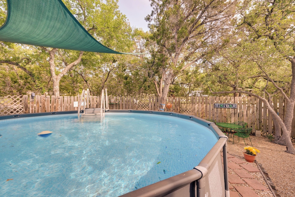 Charming Canyon Lake Cottage w/ Pool BBQ Pit! - Property Image 43