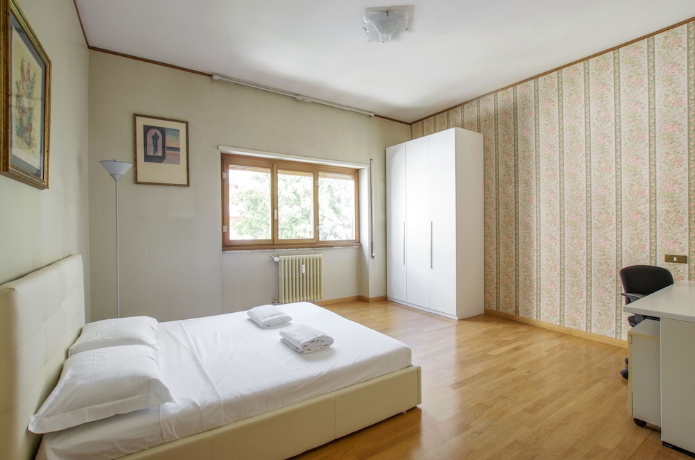 Luxury Macrobio Flat