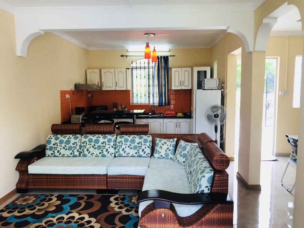 Villa Emax