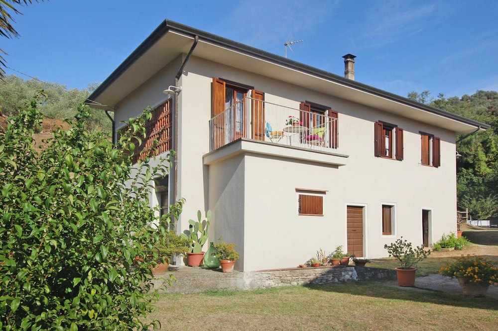 Villa in Camaiore With Panoramic Mountain Views