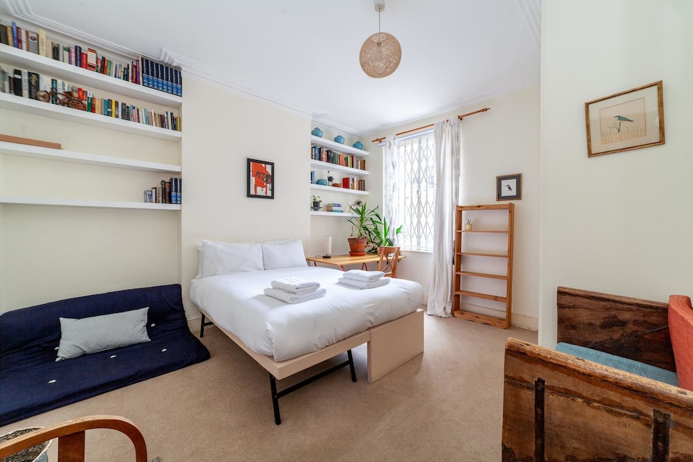 Cosy and Spacious Home