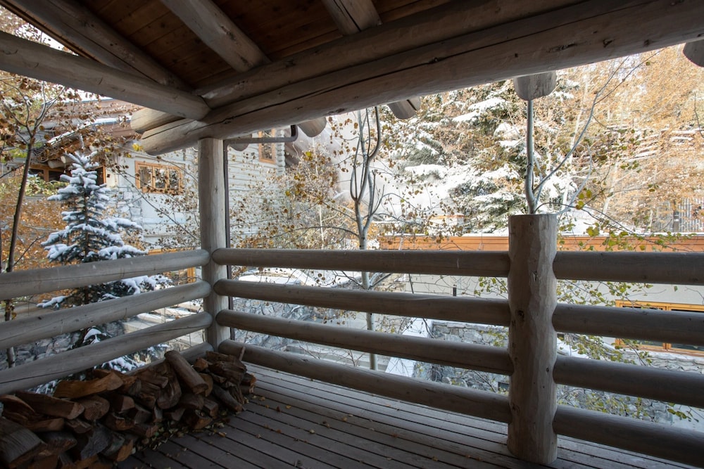 Pine Inn at Trail's End Lodge - Three Bedroom Residence with Spa #1 3 Condo