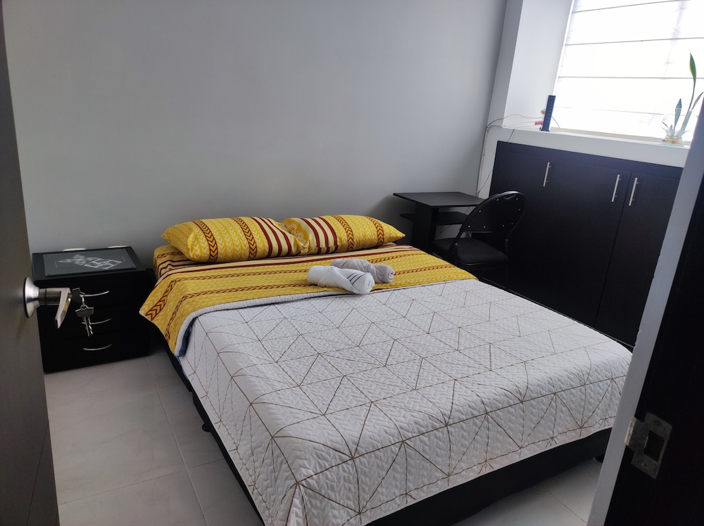 Modern Miravalle Apartment