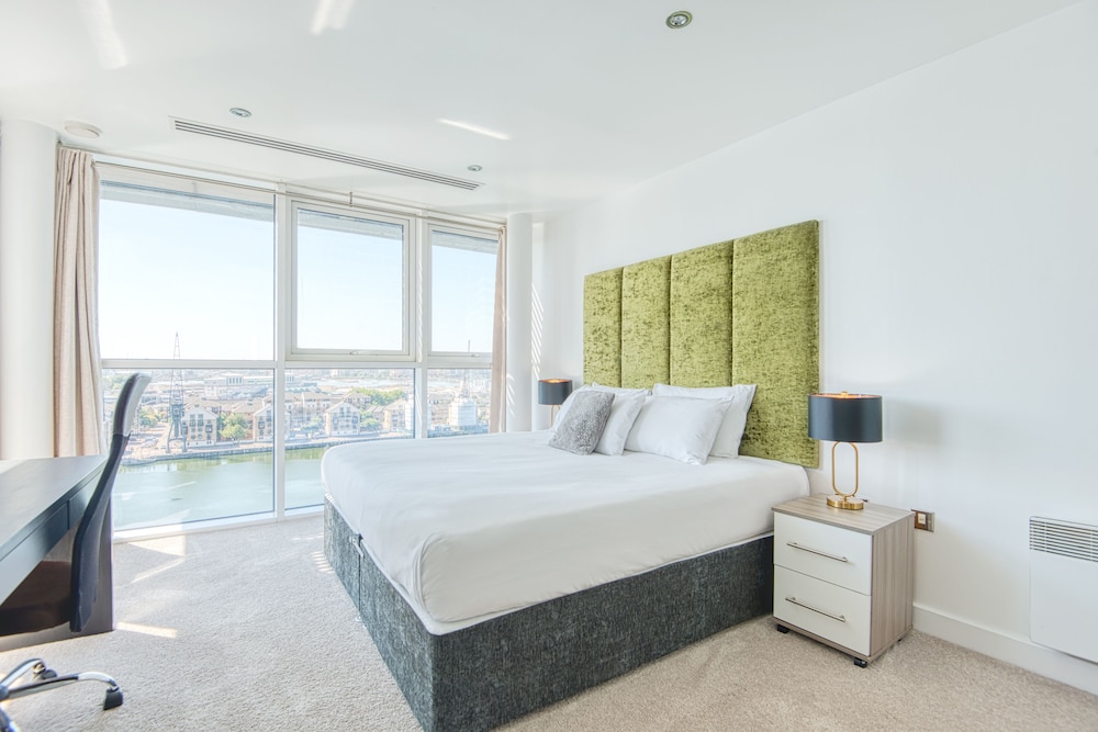 Jibbs Corner Penthouse Apartment