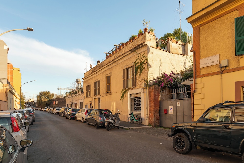 Trastevere Romantic Terraced Apartment
