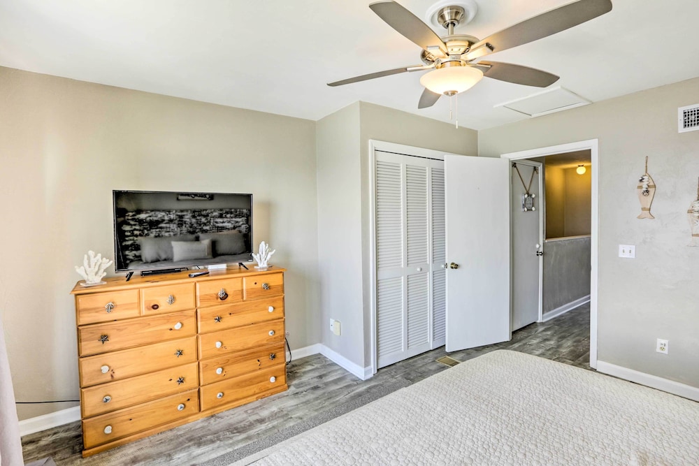 Waterfront Escape w/ Balcony on Shell Point Beach! view 3