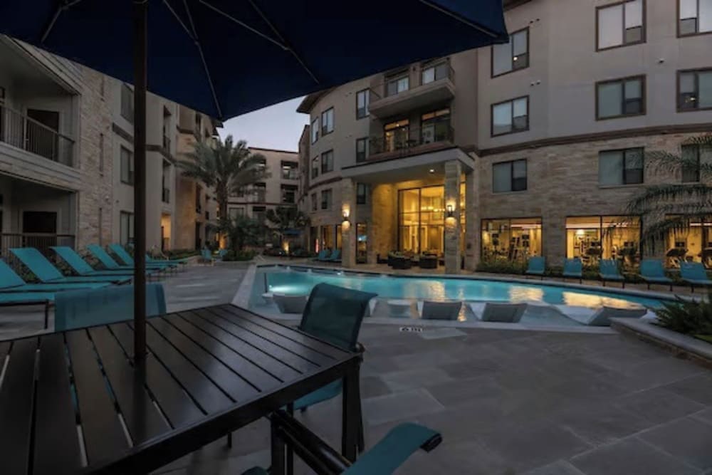 Spacious 2BR Condo at 7 Seventy