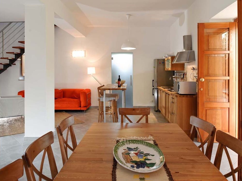 Detached Villa in an Excellent Location Near the Sea photo 5