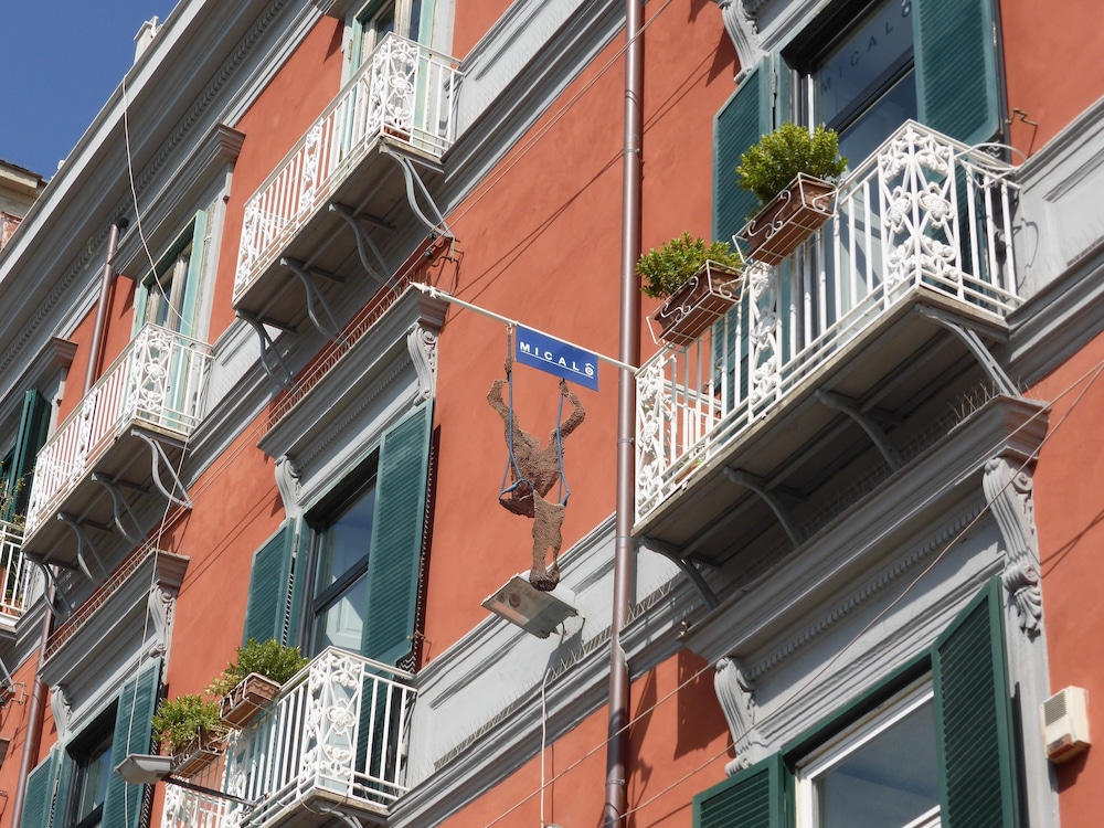 Micalò ArtRooms