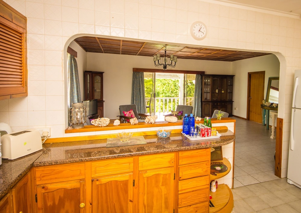Lemongrass Lodge