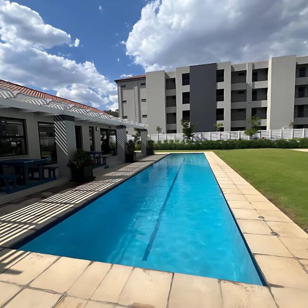 The Henlee Apartment Tocara