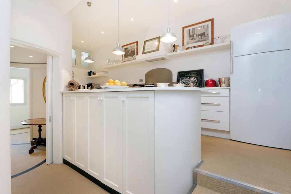 La Camelia an Elegant and Extravagant 2 Bedroom Apartment