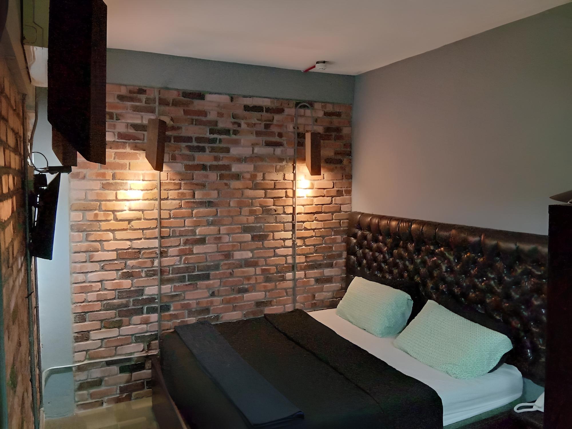 Bunker Hotel & Restaurant