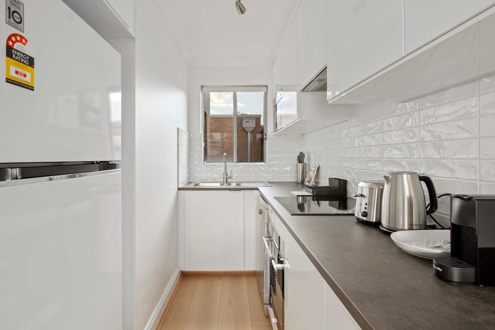 Stylish 1-bed Apartment Near Manly Beach