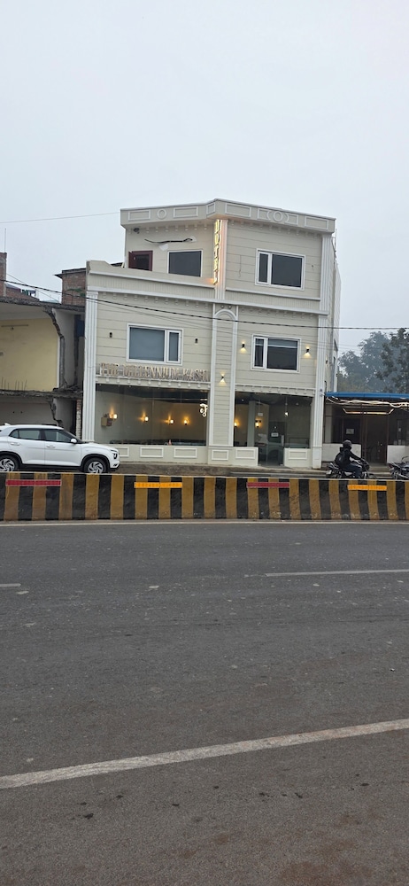 The Millennium Kashi Hotel