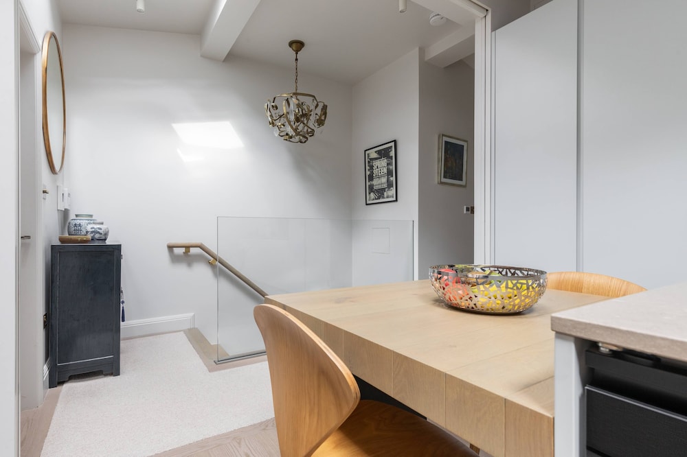 Cornwall Gardens Xxiii by Onefinestay