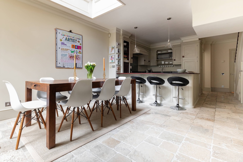 Kensington Place IV by Onefinestay