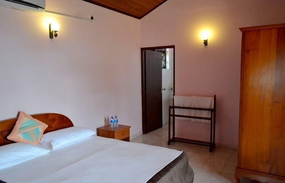 Sugandi Inn