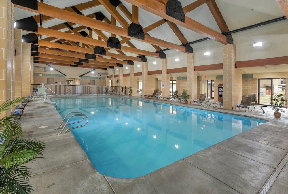 Luxury Vacation Condos by West Gate Entrance -Yellowstone National Park