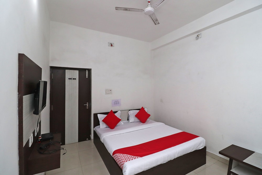 OYO 42907 Hotel Bhuneshwar view 4