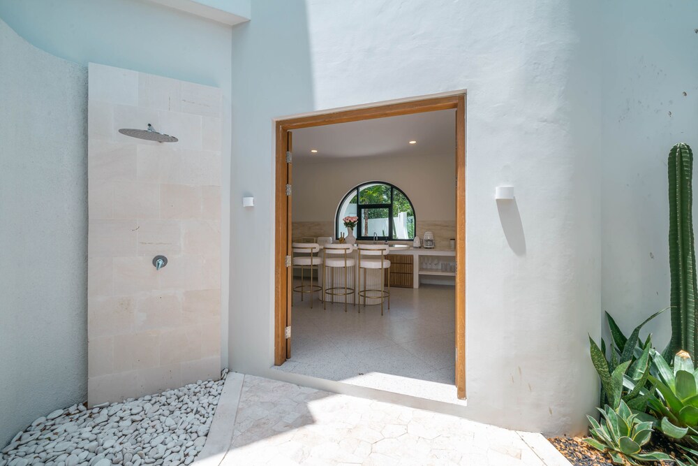 Villa Hawk