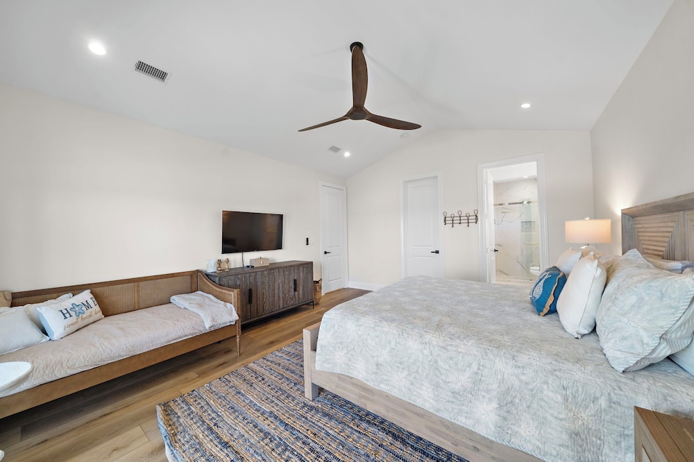 Pelican Perch by Ryson Vacation Rentals