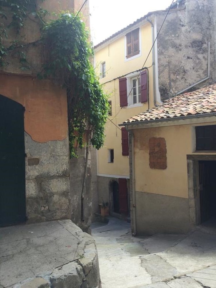 La Chambre 21 view 5