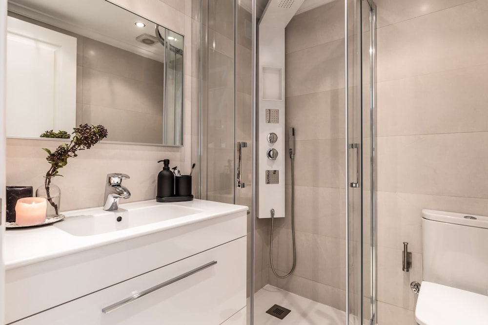 Casoria - 3 Bedrooms and Terrace in Trafalgar