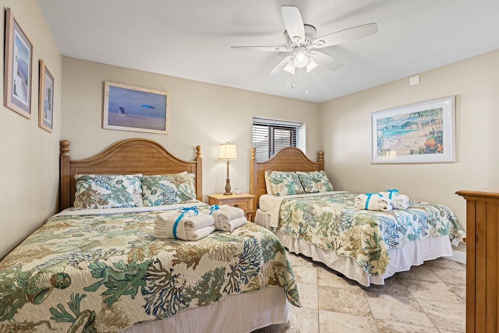 It Doesnt Get Any Better Than This! 2BR 2BA Sleeps 8 Beachfront!