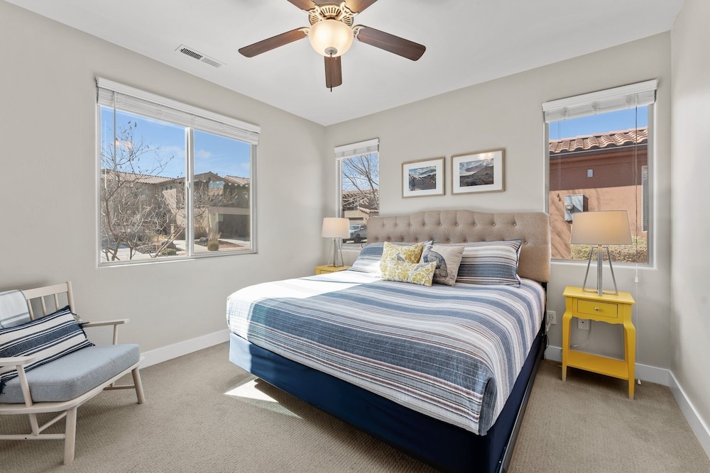 2 Units Reunion Property 7 Bedroom Home