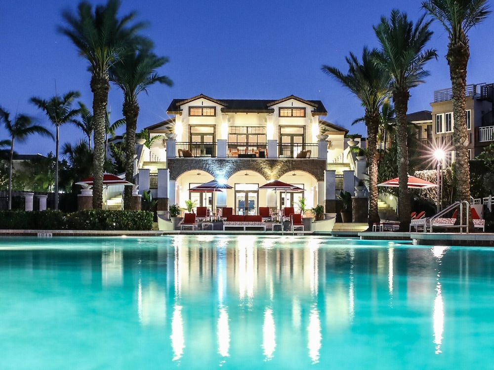 Marlin Bay Resort & Marina