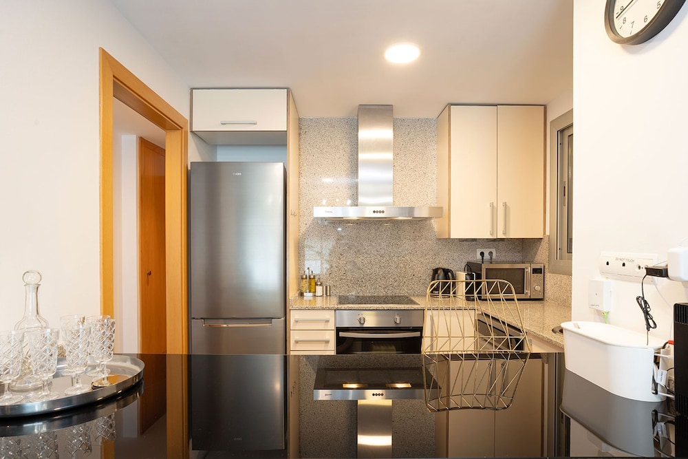 Modern Apartment Near Pl Espa a