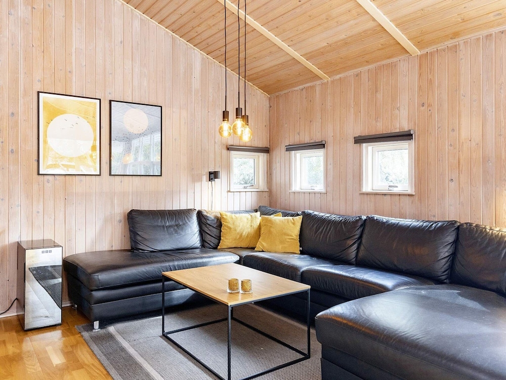 10 Person Holiday Home in Humble view 5