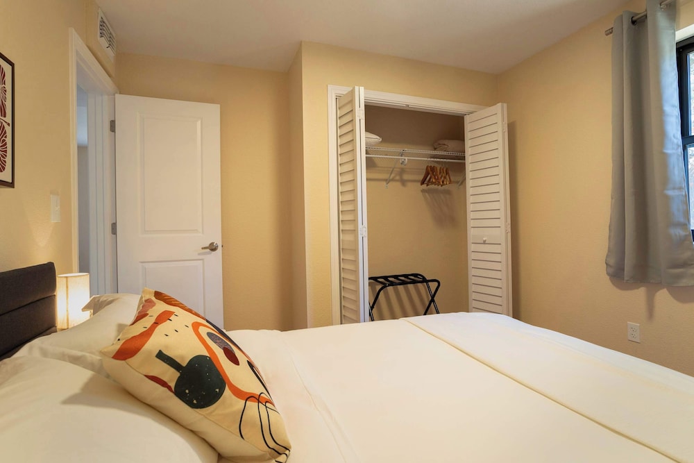 Stargazers Delight Sleeps 12!