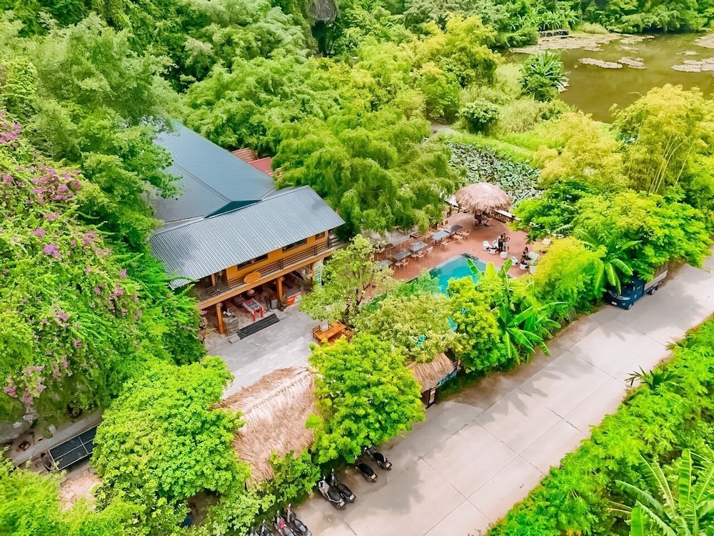 Tam Coc Central Bungalow - Hostel view 5