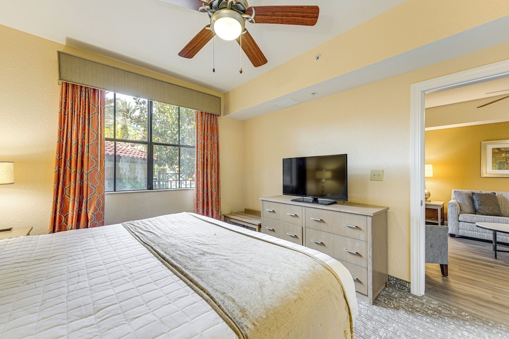 Poolside Bliss & Theme Park Thrills: Orlando Oasis